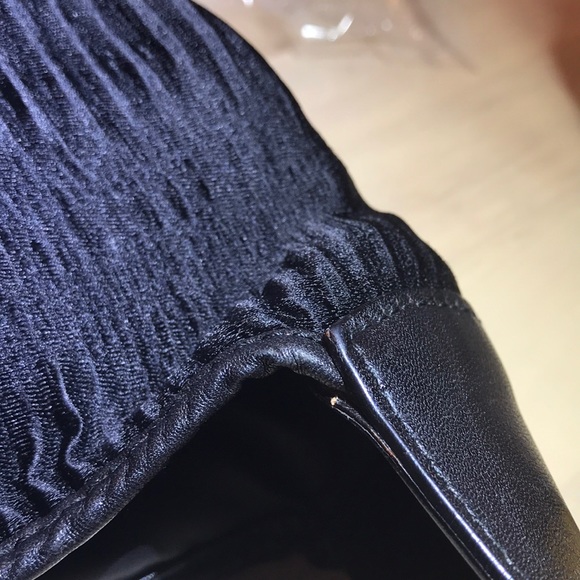 🎉HP🎉 EUC Gucci Jackie O Hobo Bag w/ Black Leather Trim - Picture 12 of 15